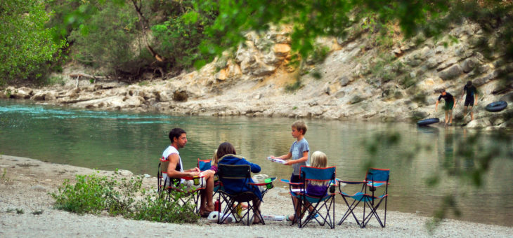 Camping en bord de rivière dans le Var, en région PACA